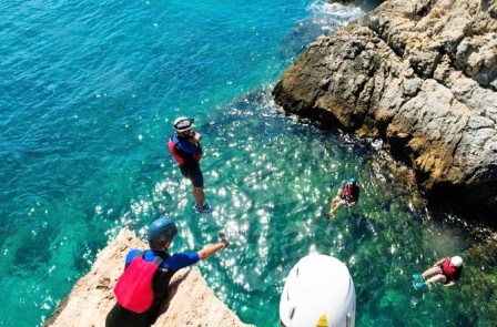 Barranquismo en el Mar Granada Viajes Fin de Curso Playa